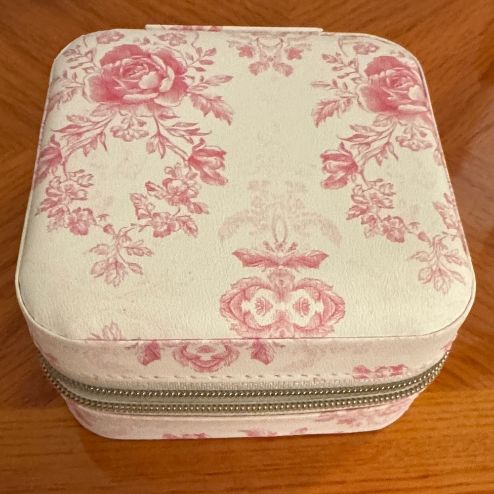 Elegant Floral Jewelry Organizer